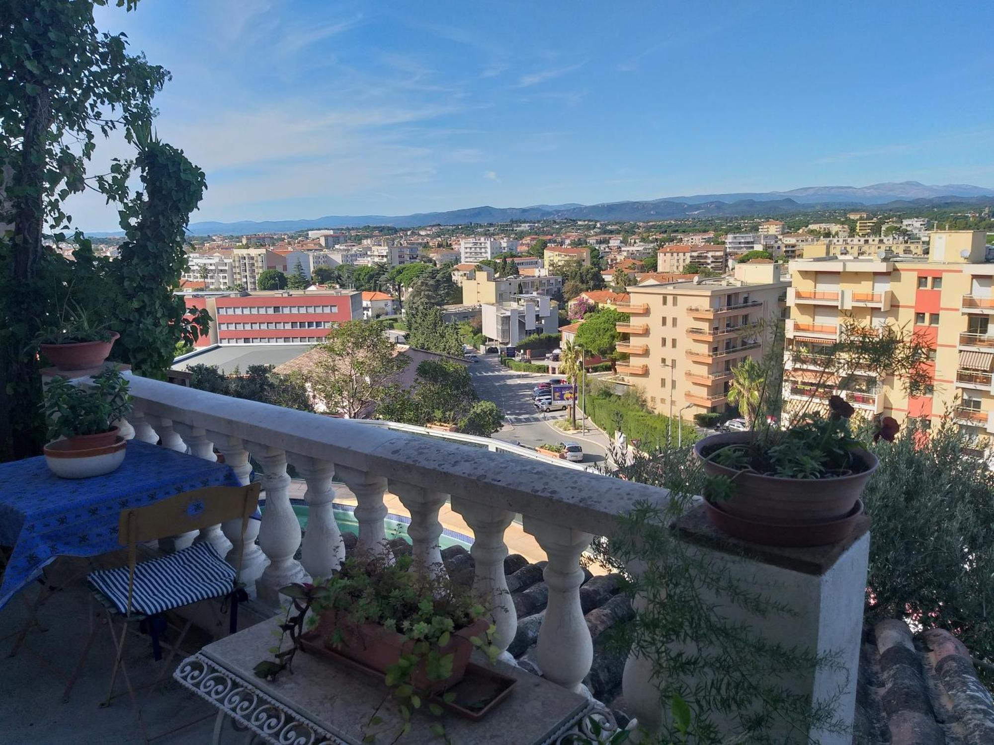 Joli Appartement Centre Saint-Raphael Piscine Chambre photo